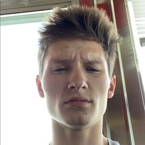 Meet your Posher, Devin